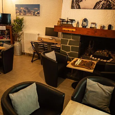 Hotel La Chaumiere Garage Moto Gratuit A 100 M Du Telecabine 2*