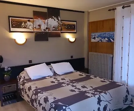Hotel La Chaumiere A 100m Du Telecabine 2*