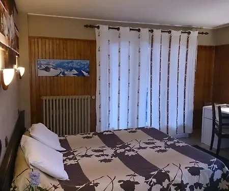 La Chaumiere A 100m Du Telecabine Hotel 2*